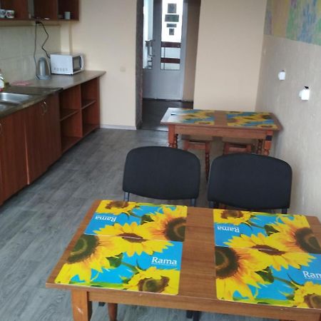 Hostel Na Kurmanovychaリヴィウ エクステリア 写真