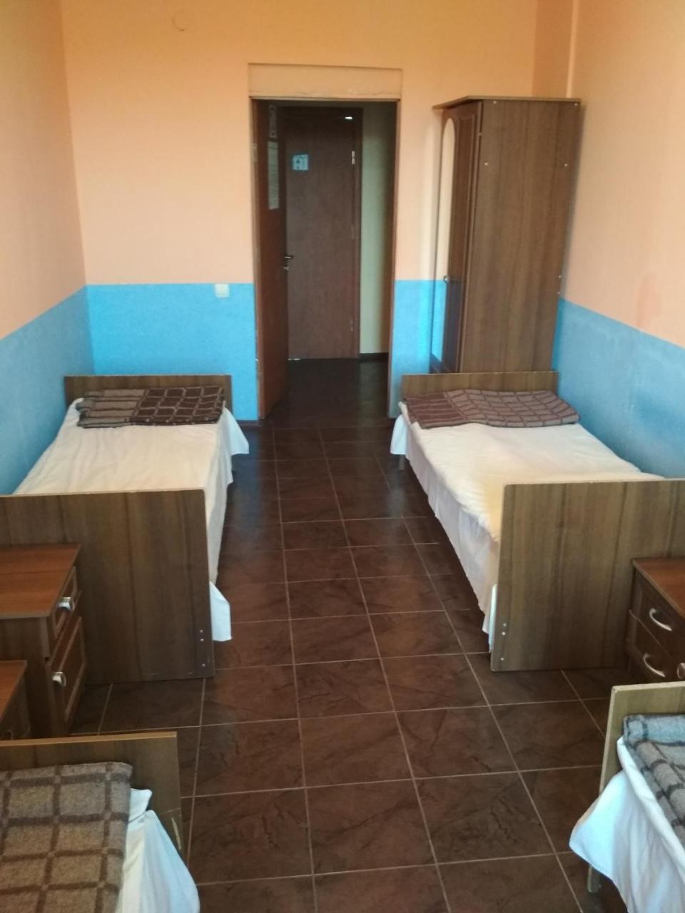 Hostel Na Kurmanovychaリヴィウ エクステリア 写真