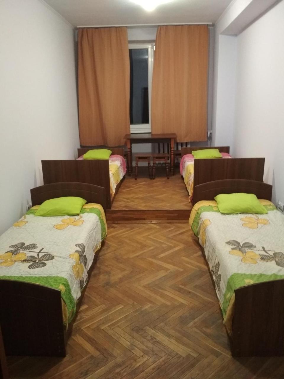 Hostel Na Kurmanovychaリヴィウ エクステリア 写真